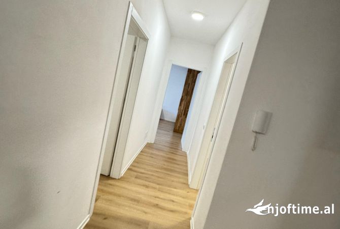 Shtepi me qera Apartament ne Tirane, 3+1, Mobilimi E mobiluar, Pagesa 900  Euro.