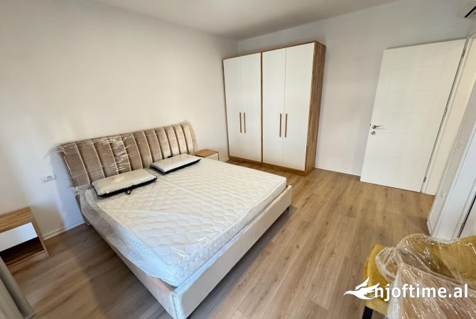 Shtepi me qera Apartament ne Tirane, 3+1, Mobilimi E mobiluar, Pagesa 900  Euro.