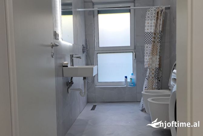 Shtepi me qera Apartament ne Tirane, 1+1, Mobilimi E mobiluar, Pagesa 35,000  Leke.