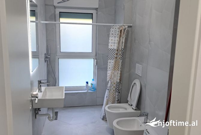 Shtepi me qera Apartament ne Tirane, 1+1, Mobilimi E mobiluar, Pagesa 35,000  Leke.