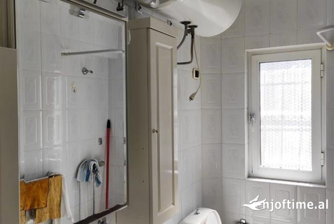 Shtepi me qera Apartament ne Tirane, 2+1, Mobilimi E mobiluar, Pagesa 700  Euro.