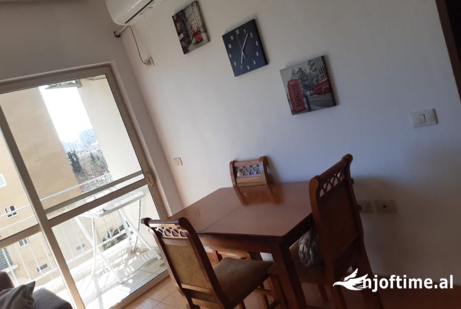 Shtepi me qera Apartament ne Tirane, 1+1, Mobilimi E mobiluar, Pagesa 39,000  Leke.