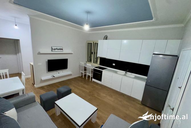 Shtepi me qera Shtepi Private ne Tirane, 1+1, Mobilimi E mobiluar, Pagesa 35,000  Leke.