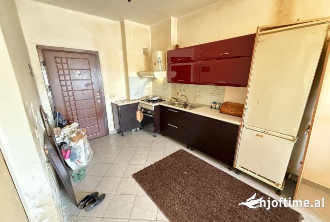 Shtepi me qera Apartament ne Tirane, 1+1, Mobilimi E mobiluar, Pagesa 300  Euro.
