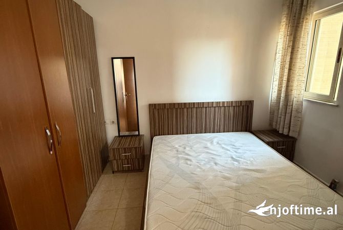 Shtepi me qera 1+1 ne Tirane - 39,000 Leke