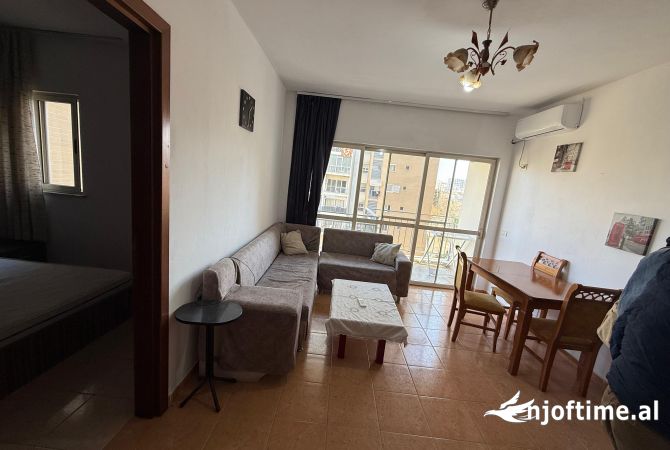 Shtepi me qera Apartament ne Tirane, 1+1, Mobilimi E mobiluar, Pagesa 39,000  Leke.