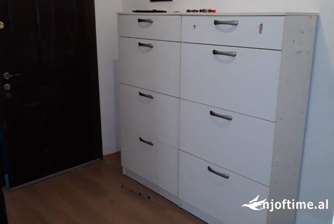 Shtepi me qera Apartament ne Tirane, 2+1, Mobilimi E mobiluar, Pagesa 500  Euro.