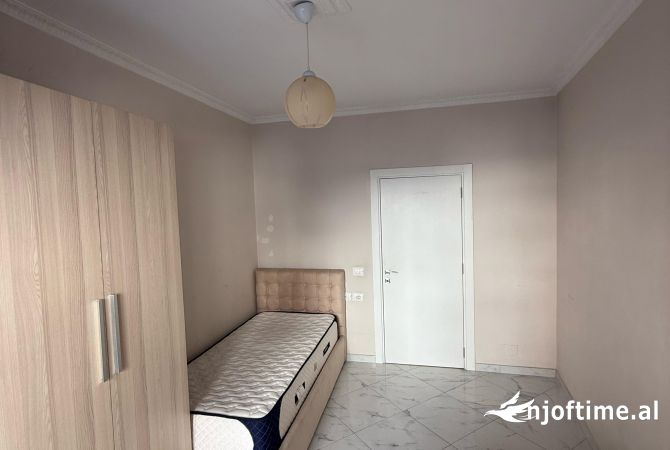 Shtepi me qera Apartament ne Tirane, 2+1, Mobilimi E mobiluar, Pagesa 450  Euro.
