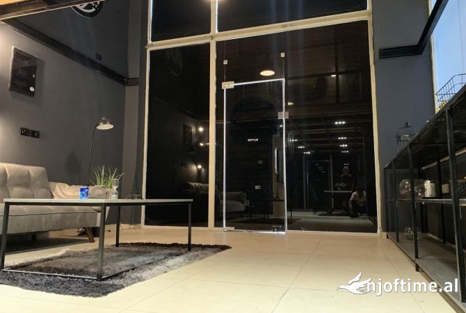 Qera Ambient per Zyre 📍Rruga Frosina Plaku  💶Cmimi:550 Euro