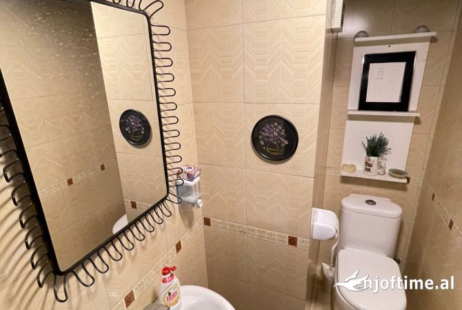 Qera Ambient per Zyre 📍Rruga Frosina Plaku  💶Cmimi:550 Euro