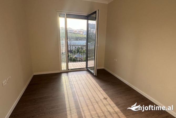 Shtepi me qera 2+1 ne Tirane - 1,000 Euro