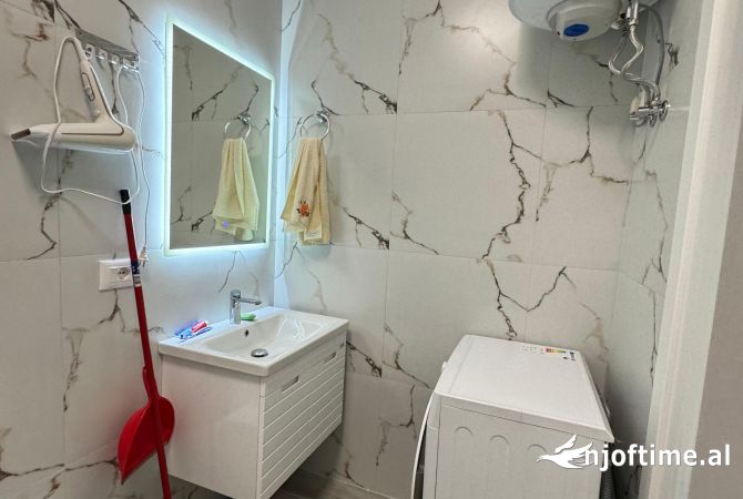 Shtepi me qera Apartament ne Tirane, 2+1, Mobilimi E mobiluar, Pagesa 730  Euro.