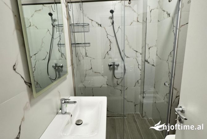 Shtepi me qera Apartament ne Tirane, 2+1, Mobilimi E mobiluar, Pagesa 730  Euro.