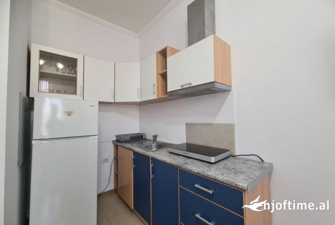 Shtepi me qera Apartament ne Tirane, 1+1, Mobilimi E mobiluar, Pagesa 370  Euro.