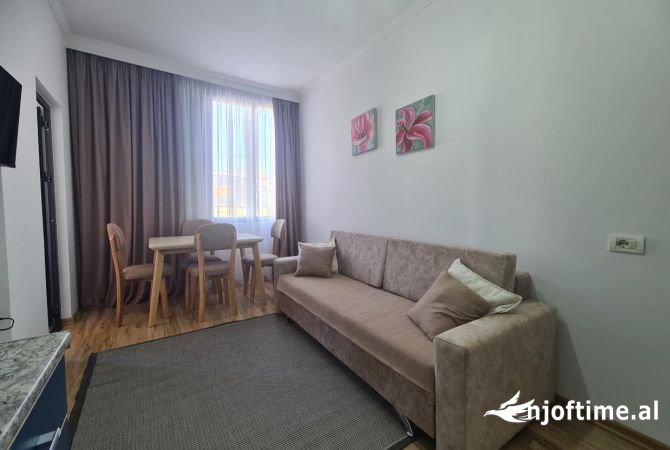 Shtepi me qera Apartament ne Tirane, 1+1, Mobilimi E mobiluar, Pagesa 370  Euro.