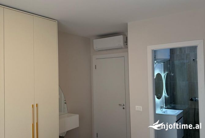 Shtepi me qera Apartament ne Tirane, 2+1, Mobilimi Pjeserisht e mobiluar, Pagesa 850  Euro.
