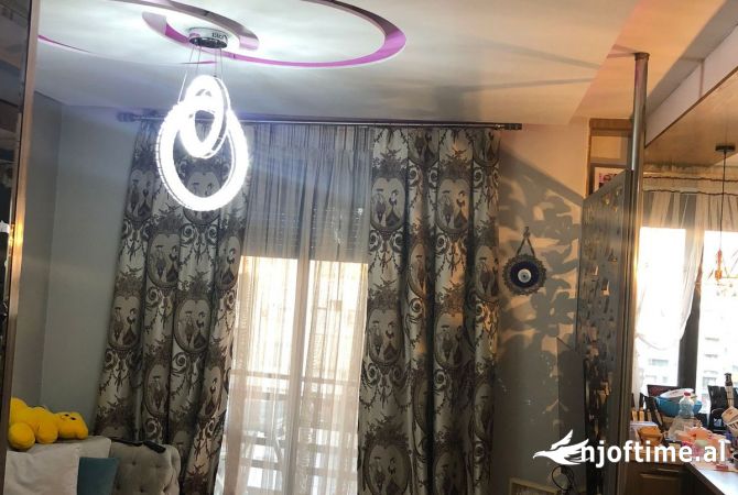 Shtepi me qera Apartament ne Tirane, 1+1, Mobilimi E mobiluar, Pagesa 500  Euro.