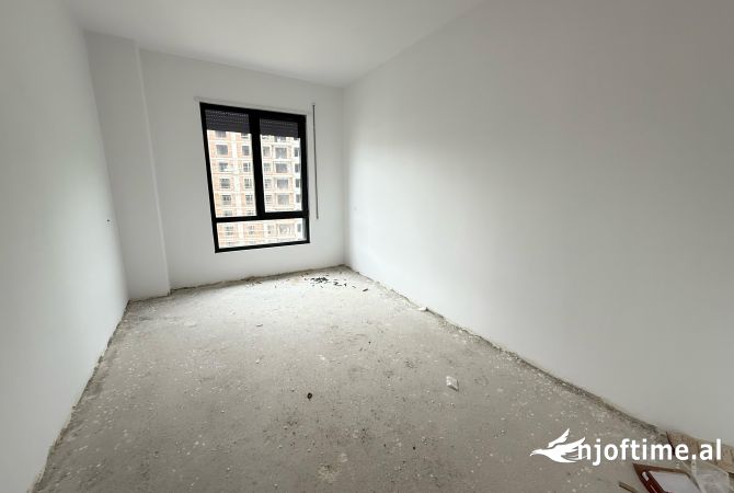 Shtepi ne shitje Apartament ne Tirane, 3+1, Mobilimi Bosh, pa mobiluar, Pagesa 171,080  Euro.