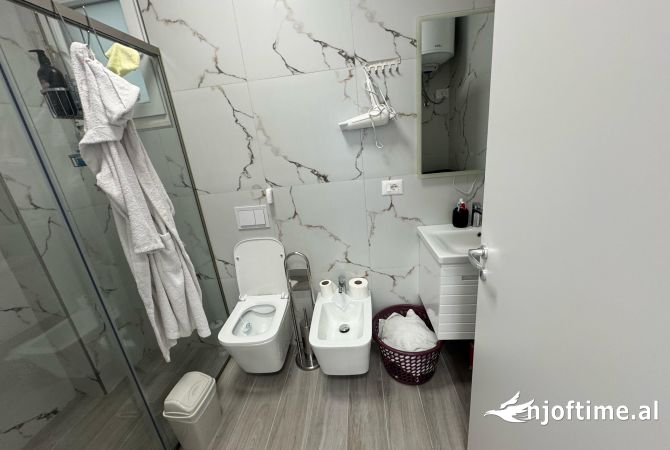 Shtepi me qera Apartament ne Tirane, 2+1, Mobilimi E mobiluar, Pagesa 730  Euro.