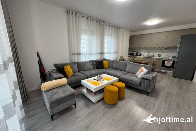 Shtepi me qera 2+1 ne Tirane - 730 Euro