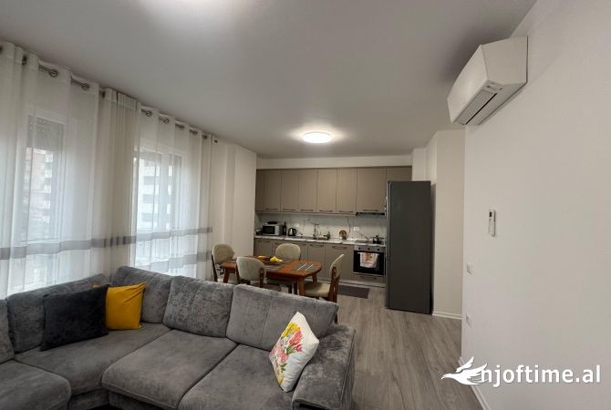 Shtepi me qera 2+1 ne Tirane - 730 Euro