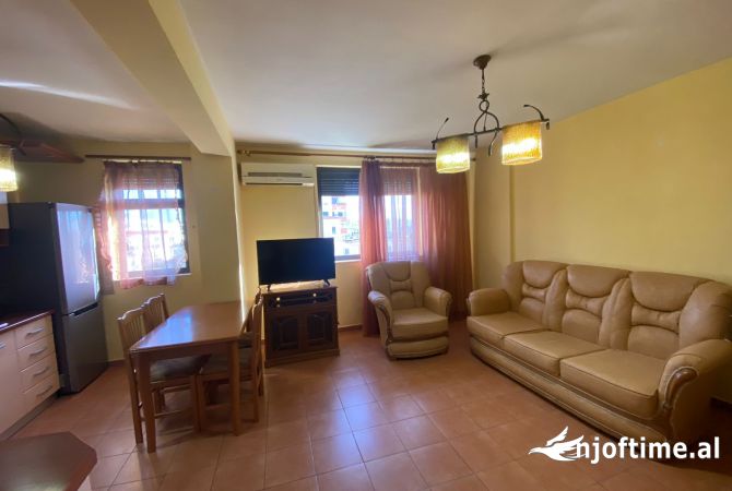 Shtepi me qera Apartament ne Tirane, 1+1, Mobilimi E mobiluar, Pagesa 500  Euro.