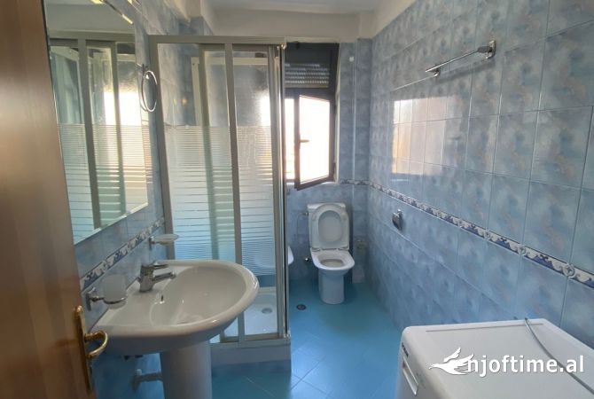 Shtepi me qera Apartament ne Tirane, 1+1, Mobilimi E mobiluar, Pagesa 500  Euro.