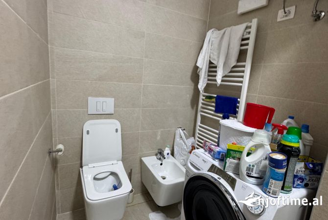 Shtepi me qera Apartament ne Tirane, 2+1, Mobilimi E mobiluar, Pagesa 550  Euro.