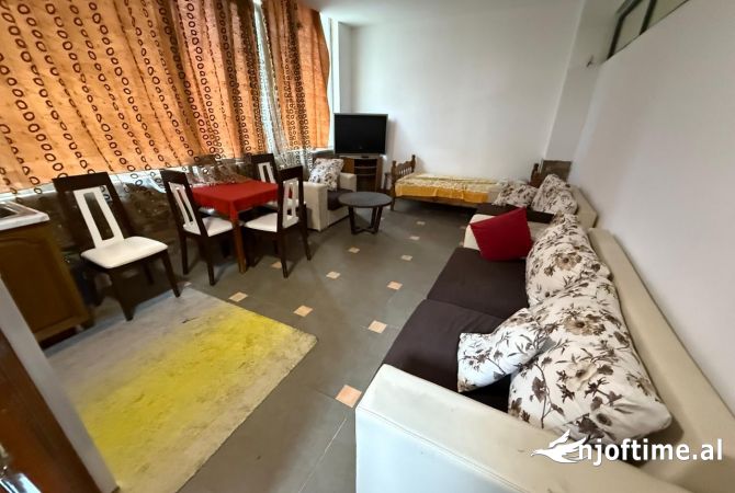 Shtepi me qera 1+1 ne Tirane - 30,000 Leke