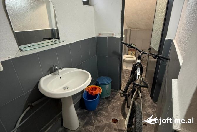 Shtepi me qera 1+1 ne Tirane - 30,000 Leke