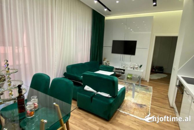 Shtepi me qera Apartament ne Tirane, 2+1, Mobilimi E mobiluar, Pagesa 500  Euro.