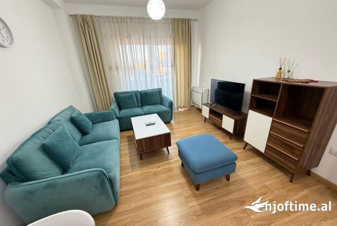 Shtepi me qera Apartament ne Tirane, 2+1, Mobilimi E mobiluar, Pagesa 750  Euro.