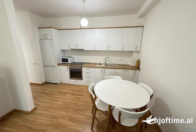 Shtepi me qera Apartament ne Tirane, 2+1, Mobilimi E mobiluar, Pagesa 750  Euro.