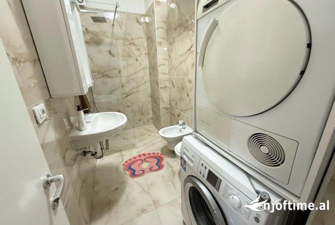 Shtepi me qera Apartament ne Tirane, 1+1, Mobilimi E mobiluar, Pagesa 550  Euro.