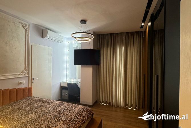 Shtepi ne shitje Apartament ne Tirane, 2+1, Mobilimi E mobiluar, Pagesa 185,000  Euro.