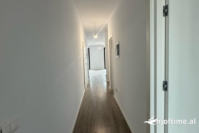 Qera Ambient per Zyre📍Rruga e Kosovareve Cmimi:2300 Euro