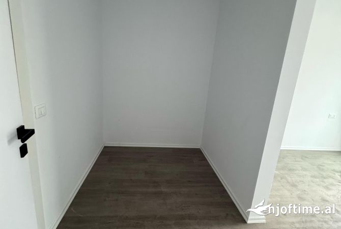 Qera Ambient per Zyre📍Rruga e Kosovareve Cmimi:2300 Euro