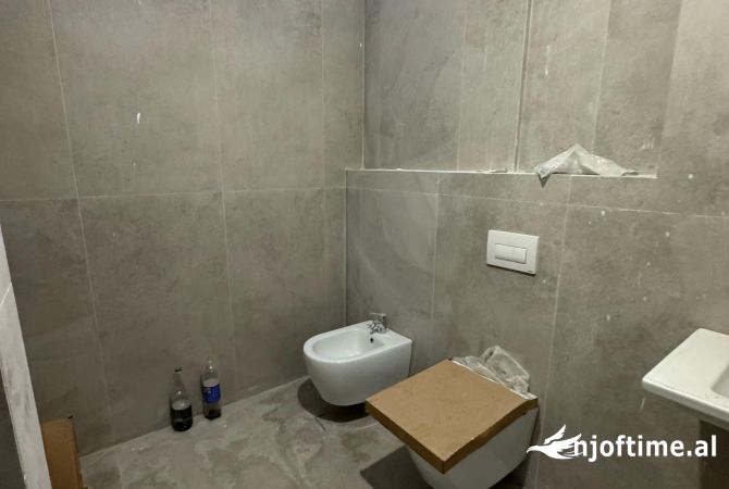 Qera Ambient per Zyre📍Rruga e Kosovareve Cmimi:2300 Euro