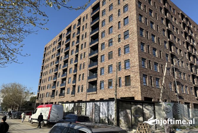 Shtepi ne shitje Apartament ne Tirane, 3+1, Mobilimi E mobiluar, Pagesa 170,000  Euro.