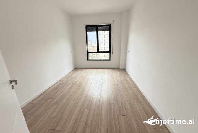 Shtepi ne shitje Apartament ne Tirane, 3+1, Mobilimi E mobiluar, Pagesa 170,000  Euro.