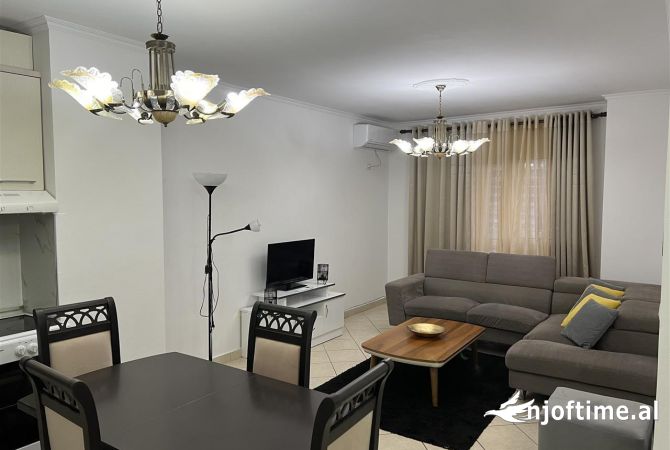 Shtepi me qera Apartament ne Tirane, 2+1, Mobilimi E mobiluar, Pagesa 68,000  Leke.