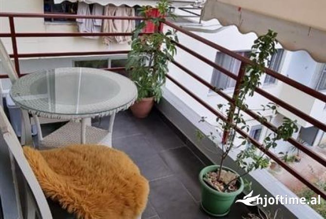 Shtepi me qera 1+1 ne Tirane - 35,000 Leke