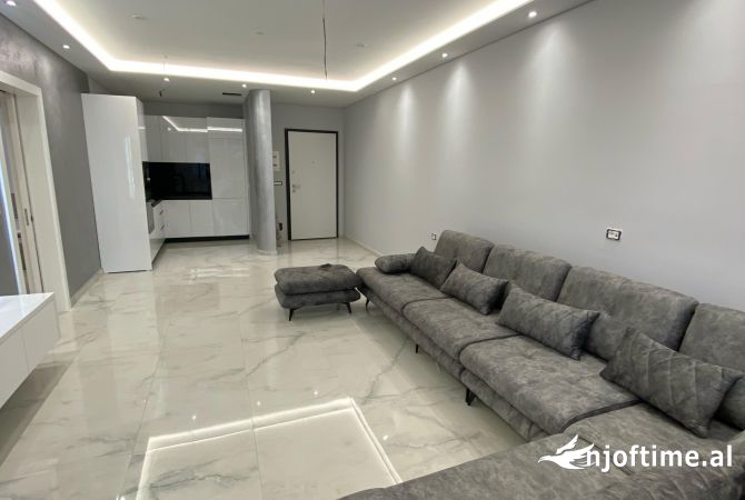 Shtepi me qera 2+1 ne Tirane - 700 Euro