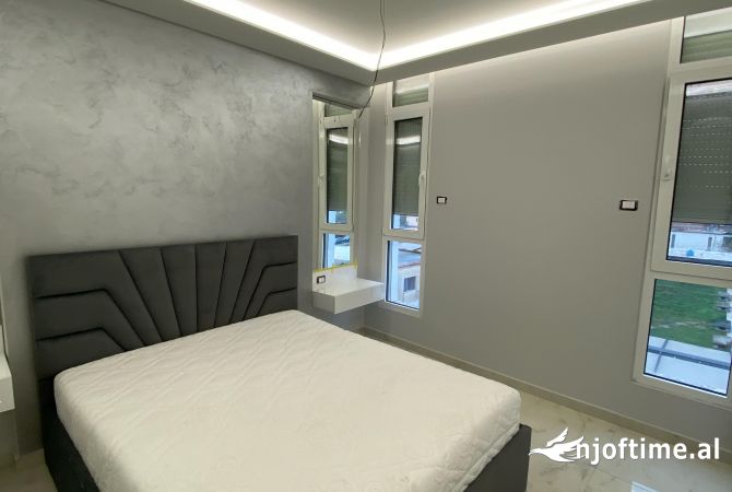 Shtepi me qera Apartament ne Tirane, 2+1, Mobilimi E mobiluar, Pagesa 700  Euro.