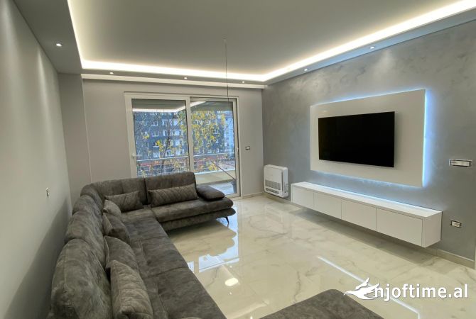 Shtepi me qera Apartament ne Tirane, 2+1, Mobilimi E mobiluar, Pagesa 700  Euro.