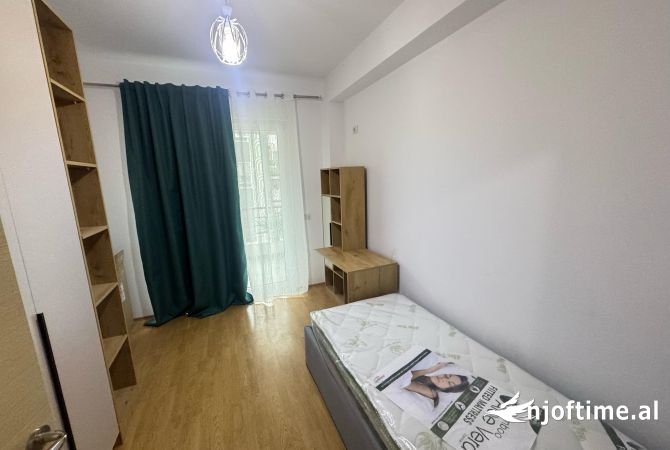 Shtepi me qera Apartament ne Tirane, 2+1, Mobilimi E mobiluar, Pagesa 650  Euro.