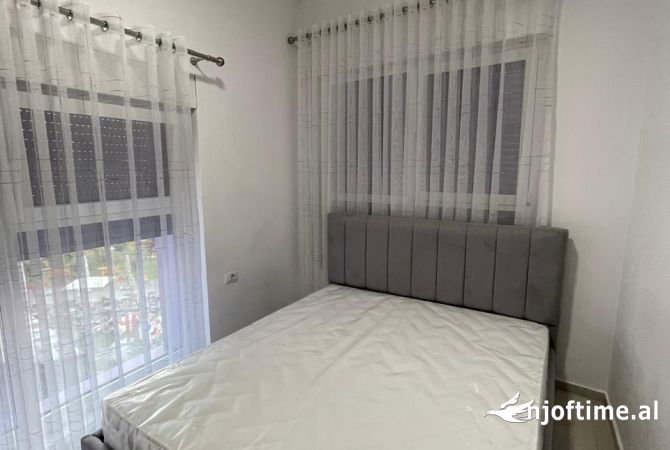 Shtepi ne shitje Apartament ne Tirane, 1+1, Mobilimi E mobiluar, Pagesa 106,000  Euro.