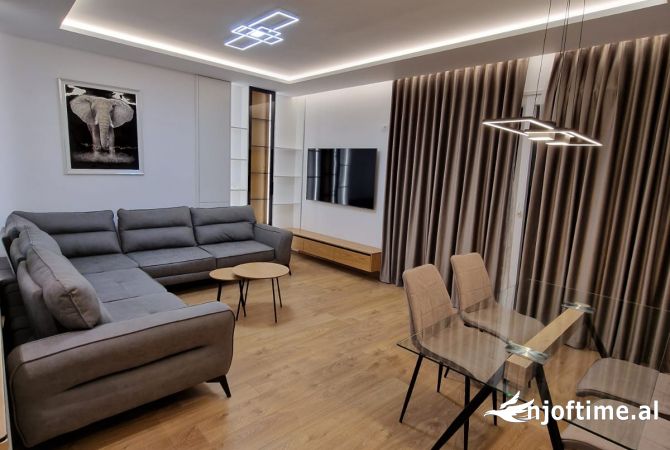 Shtepi me qera 2+1 ne Tirane - 1,200 Euro