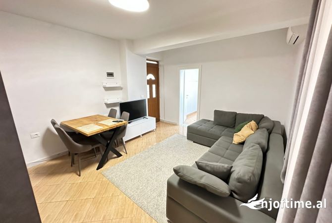 Shtepi me qera Shtepi Private ne Tirane, 1+1, Mobilimi E mobiluar, Pagesa 40,000  Leke.