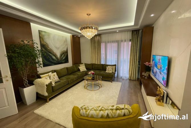 Shtepi ne shitje Apartament ne Tirane, 2+1, Mobilimi E mobiluar, Pagesa 250,000  Euro.